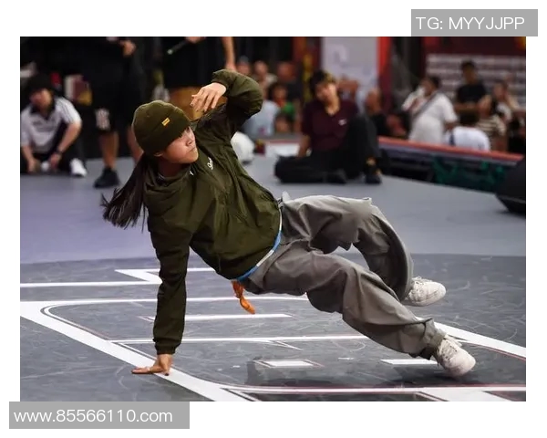 南京街舞队在世界街舞大赛中的精彩表现与状态分析 南京街舞队在世界街舞大赛中的精彩表现与状态分析