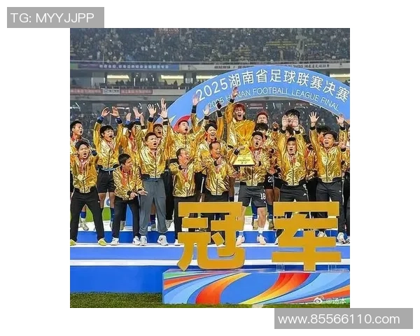 西安飞盘队在全国团队协作排行榜中荣登第七名展现出色实力与团结精神 西安飞盘队在全国团队协作排行榜中荣登第七名展现出色实力与团结精神